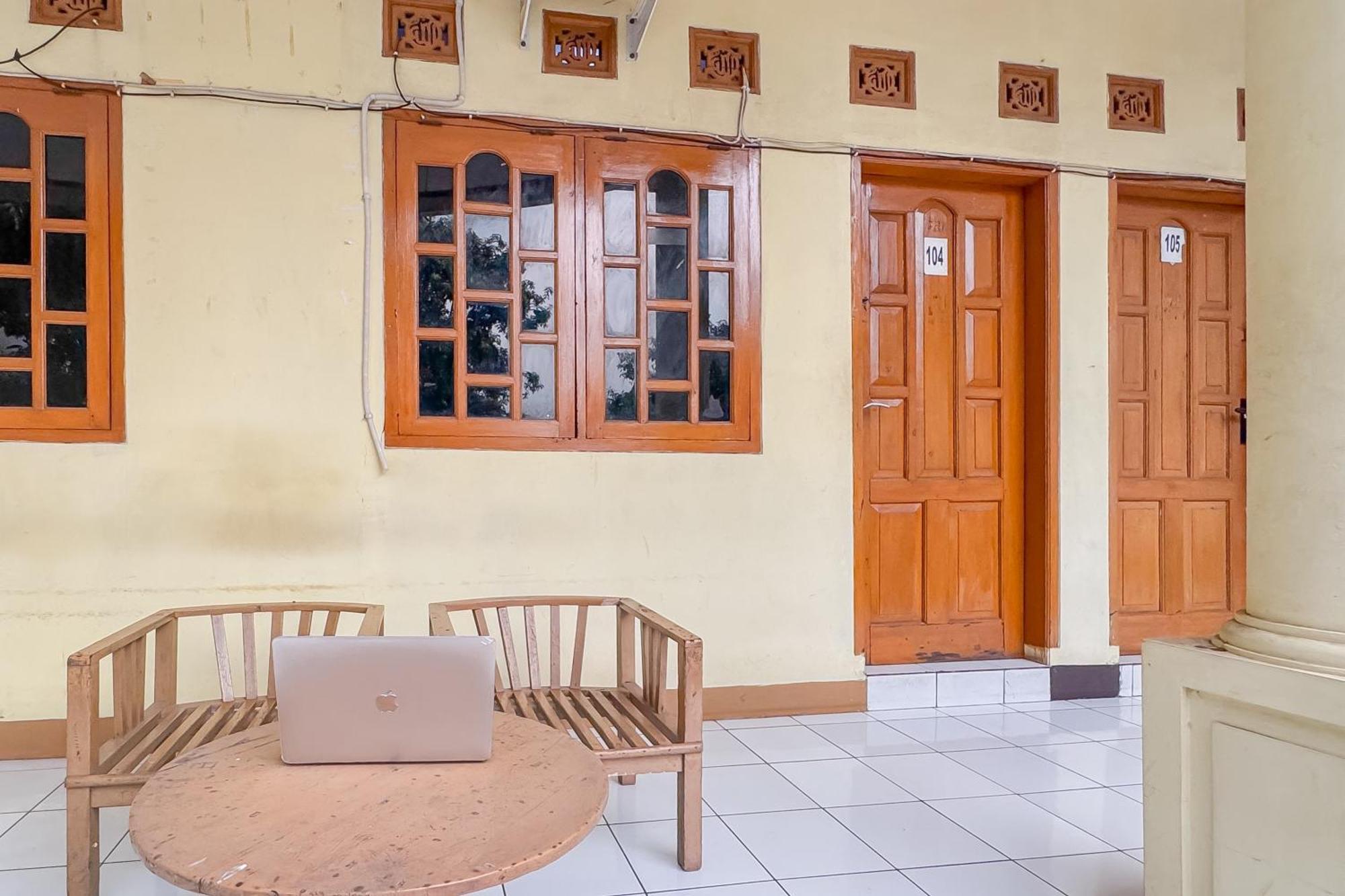 Reddoorz At Kuning Gh Jatinangor Hotel Sayang Bagian luar foto